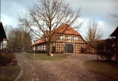 Schwarmstedt- Bücherei Uhlehof